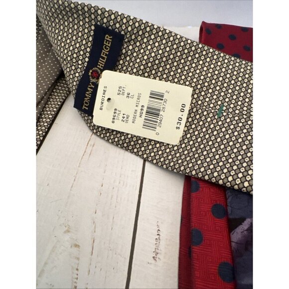 Mens Tie Bundle Lot Of 8 Silk Tom James Tommy Hilfiger NWT Ted Lapious Etc VGUC - Picture 6 of 11